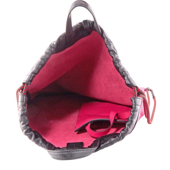 ❌SOLD❌ Gucci Drawstring Backpack - Picture 5 of 6